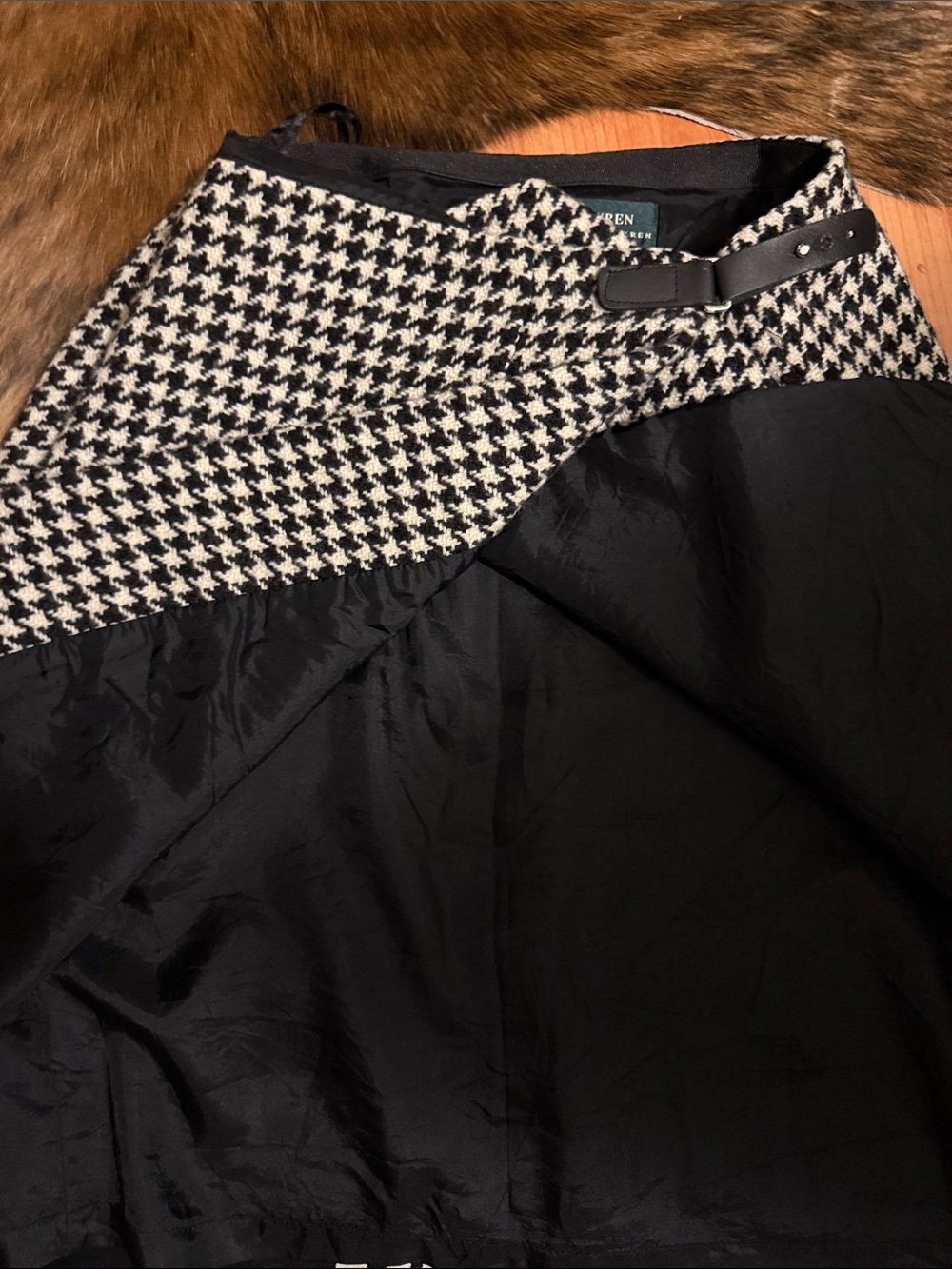 Vintage Ralph Lauren Black and White Houndstooth Wrap Skirt - Picture 9 of 9